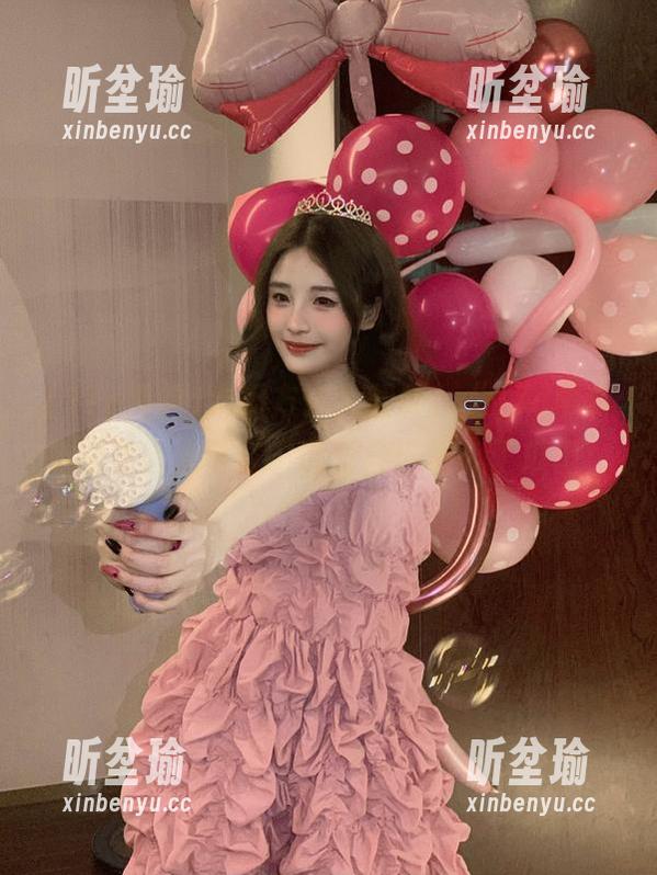 17c黑料 吃瓜方式大翻转,“17c黑料”的资源太丰富,感觉自己进入了瓜田!