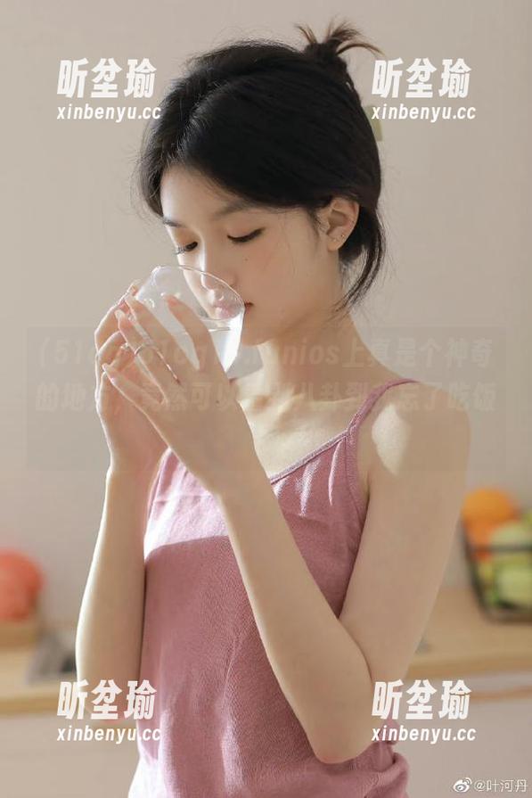 51cg 51cg10.funios上真是个神奇的地方,竟然可以看到八卦到我忘了吃饭!