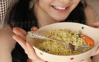 当zztt87.ccm黑料导航遇上大瓜：饭圈间的那些斤斤计较