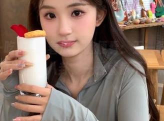 拿着瓜，随便看：五一吃瓜官网的娱乐圈八卦，一看就停不下来！