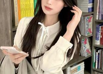 在吃瓜头条首页，听耳边的八卦声越来越大，真是忍不住要想象！