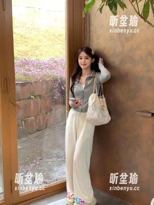 黑料社 黑料社官网最新视频:真相背后总有秘密,快来打开八卦盒子!