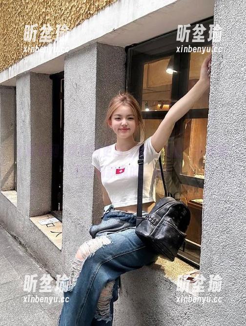 黑料网 黑料网更新在线,看看这些瓜能不能刷新我的三观!