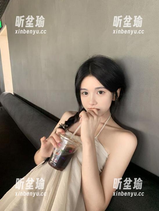 不知道黑料网的资源哪来的，视频里的剧情比八点档还精彩，按下不表！